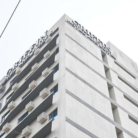 Griffin Hotel And Suites Cebu Exterior photo