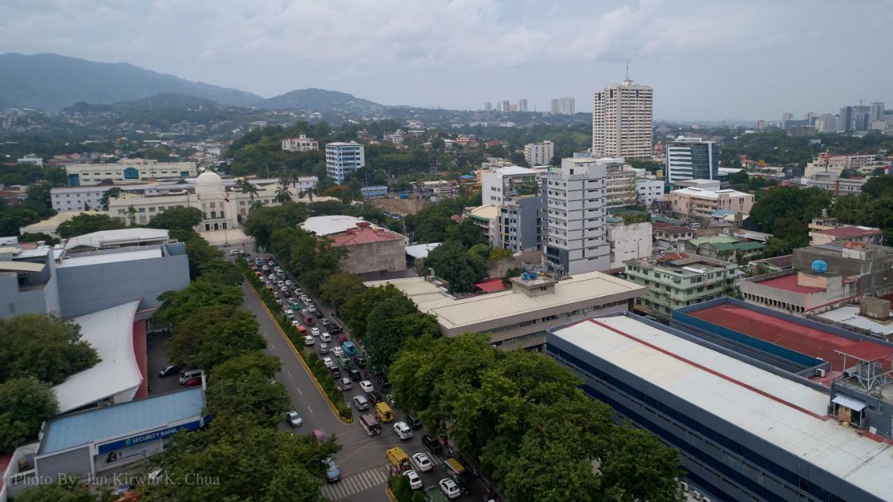 Griffin Hotel And Suites Cebu Exterior photo